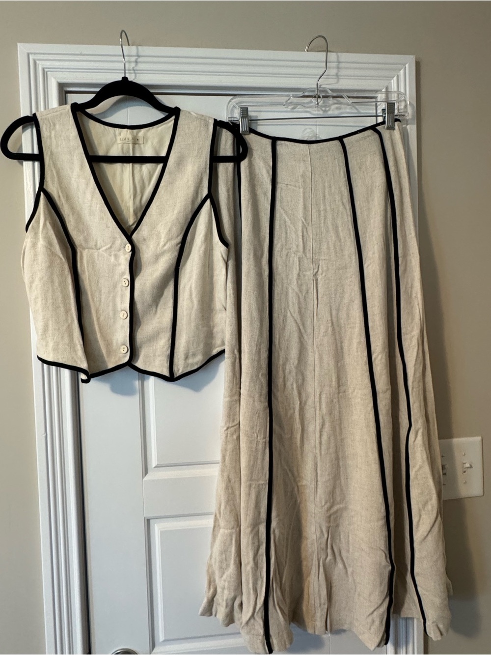Illa Illa Linen Binding Detail Vest and Skirt - Picture 1 of 6